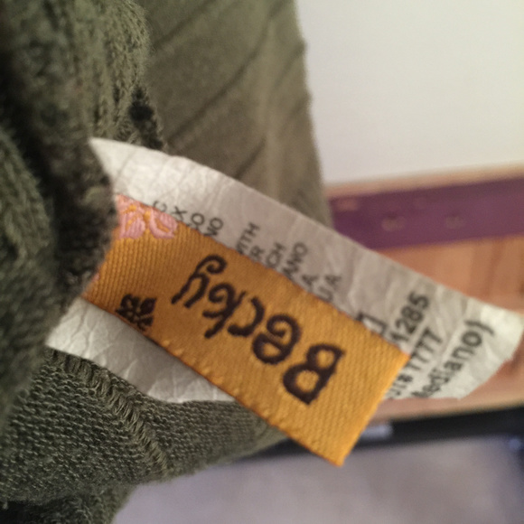 Becky Medium Sweater Dress - Picture 4 of 5